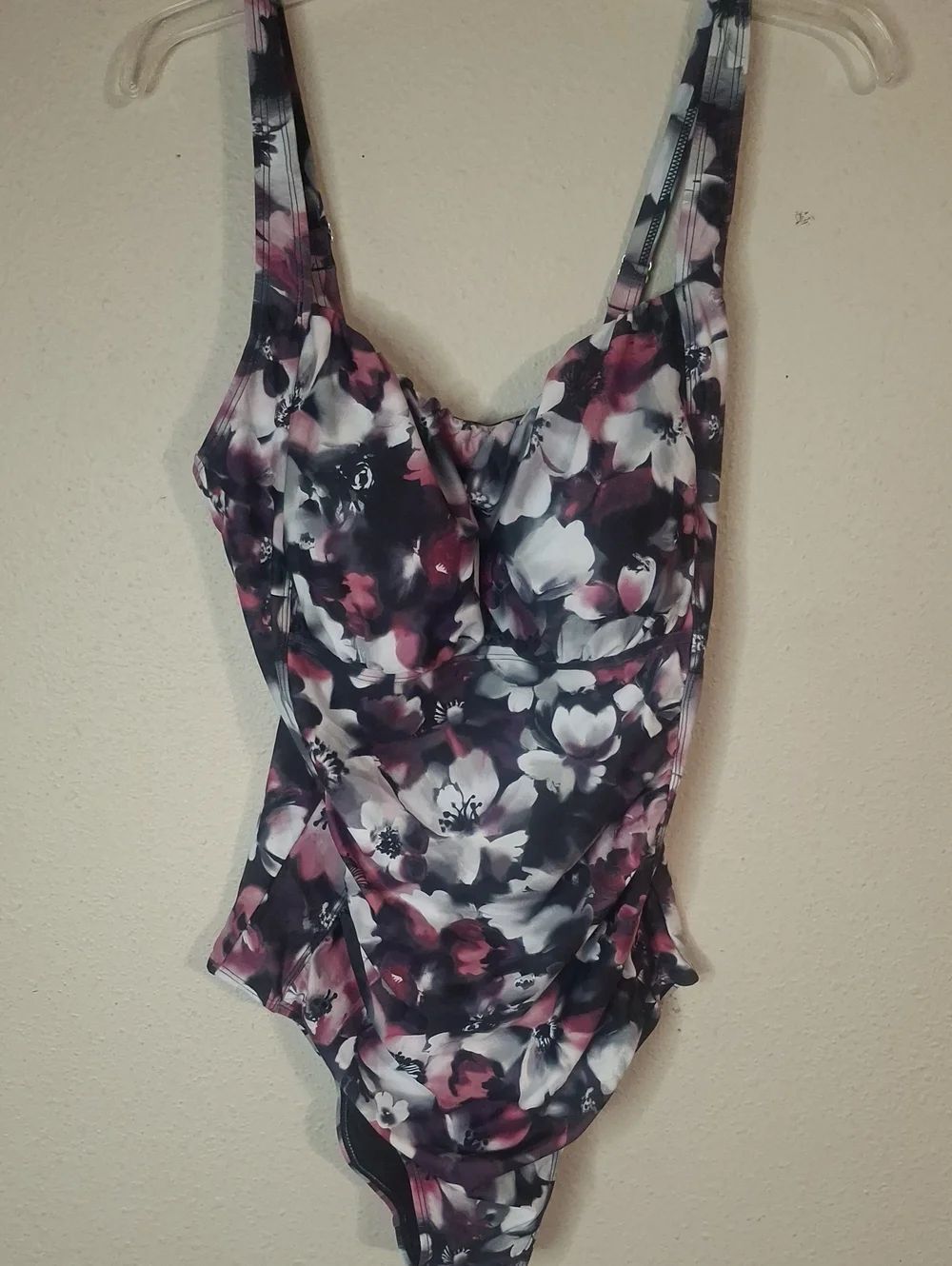 AQUA EVE Floral One-Piece Swimsuit in Black, White & Pink SIZE XL NWT